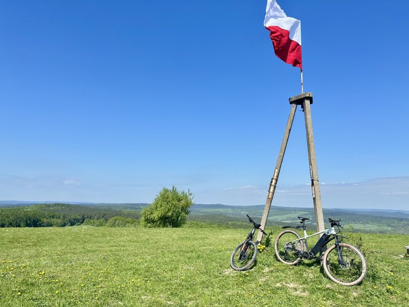 Podbijaj szczyty z lekkością. Wybierz swój e-rower górski.